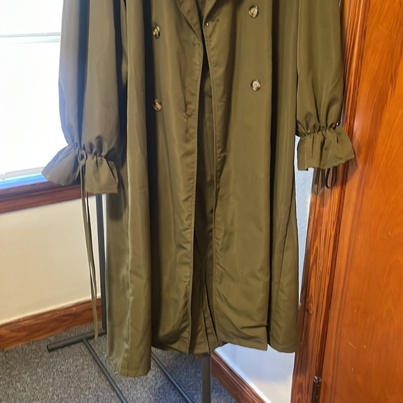 Rain coat - Picture 2 of 2